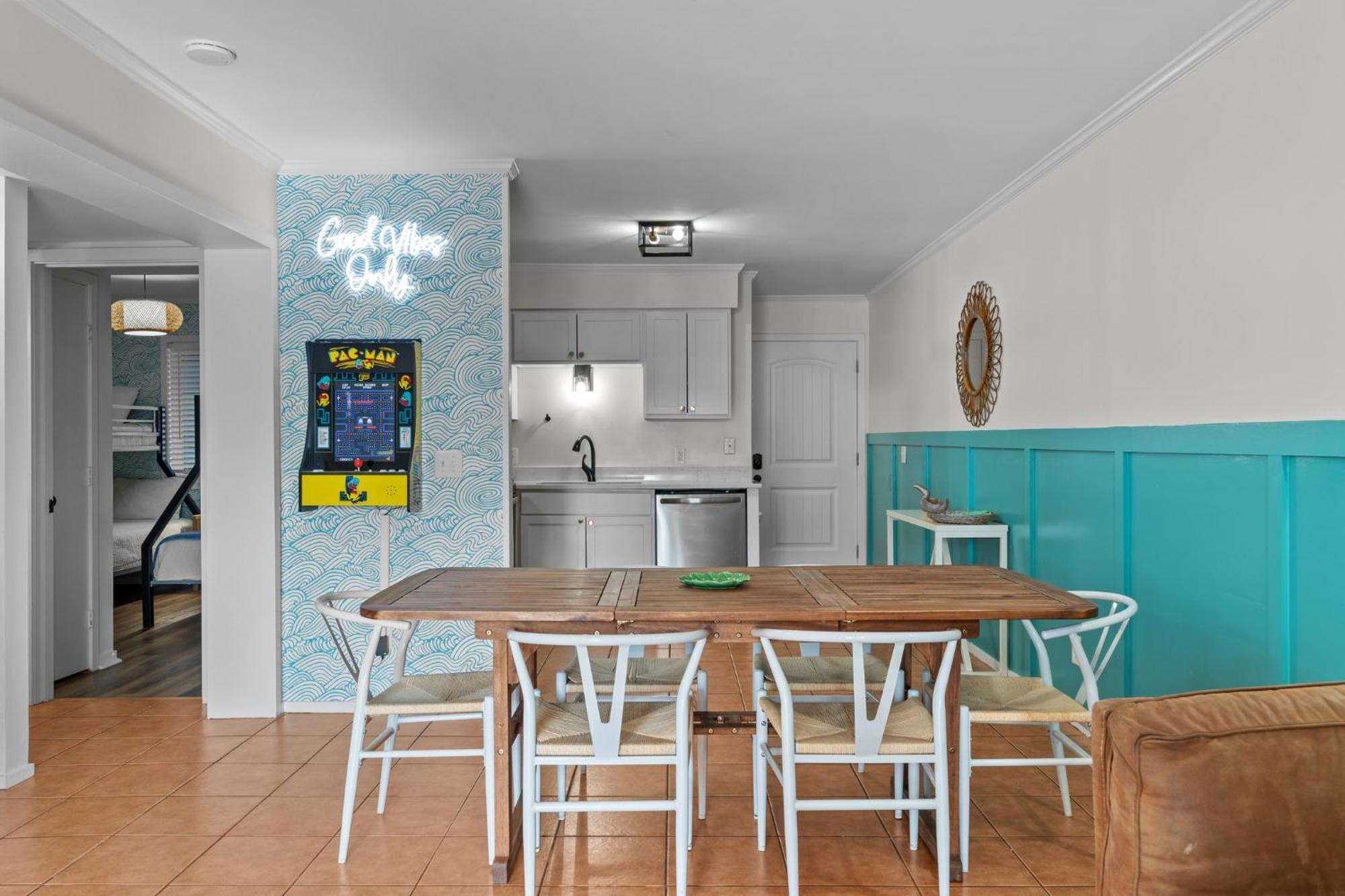 Hang Ten Hideaway, Pool, Condo, Parking - 6 Person Max Occupancy Carolina Beach Exterior foto