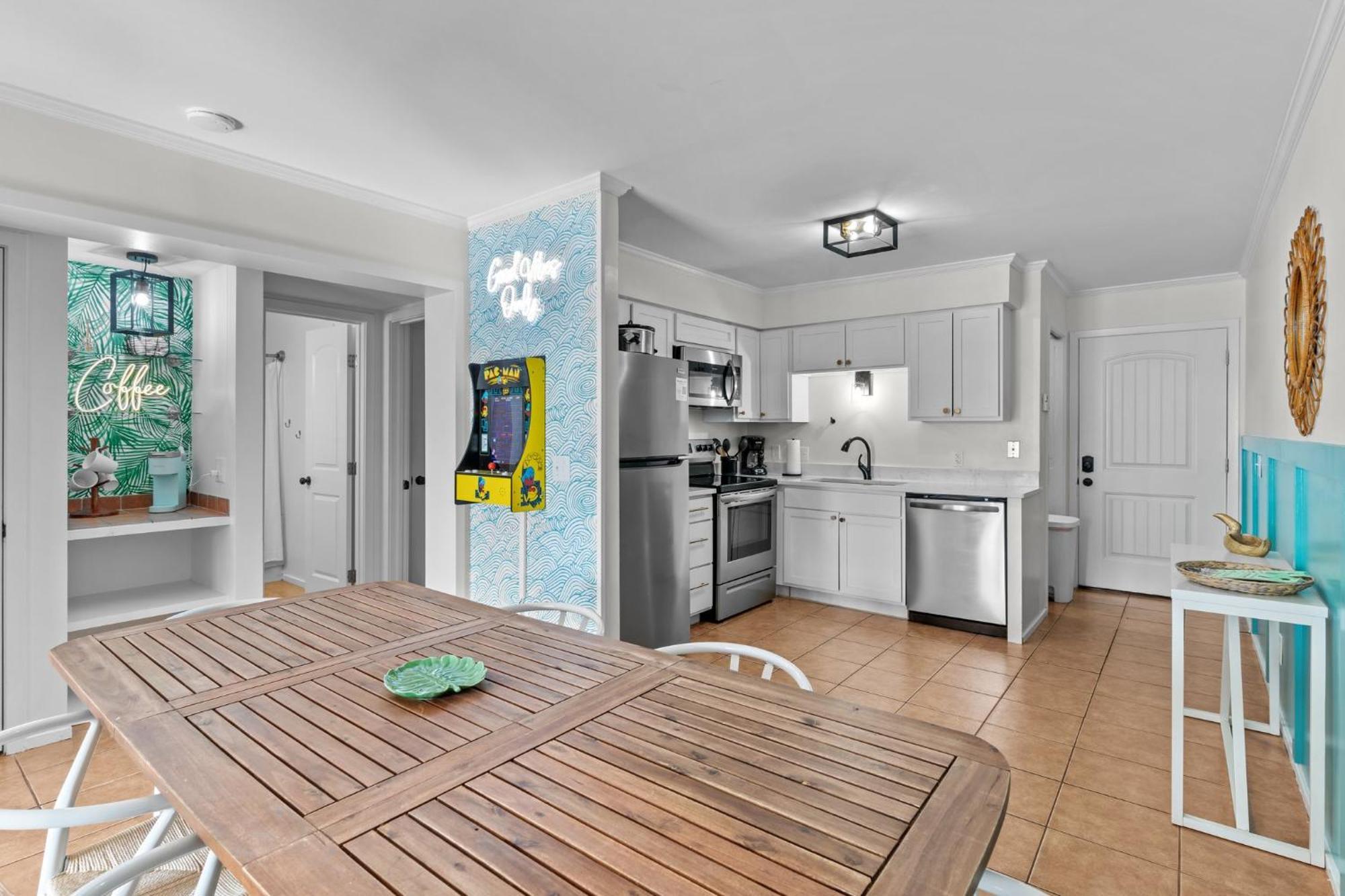 Hang Ten Hideaway, Pool, Condo, Parking - 6 Person Max Occupancy Carolina Beach Exterior foto